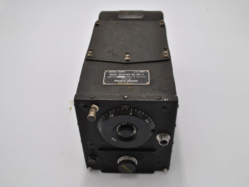 Radio Receiver  with Dynamotor